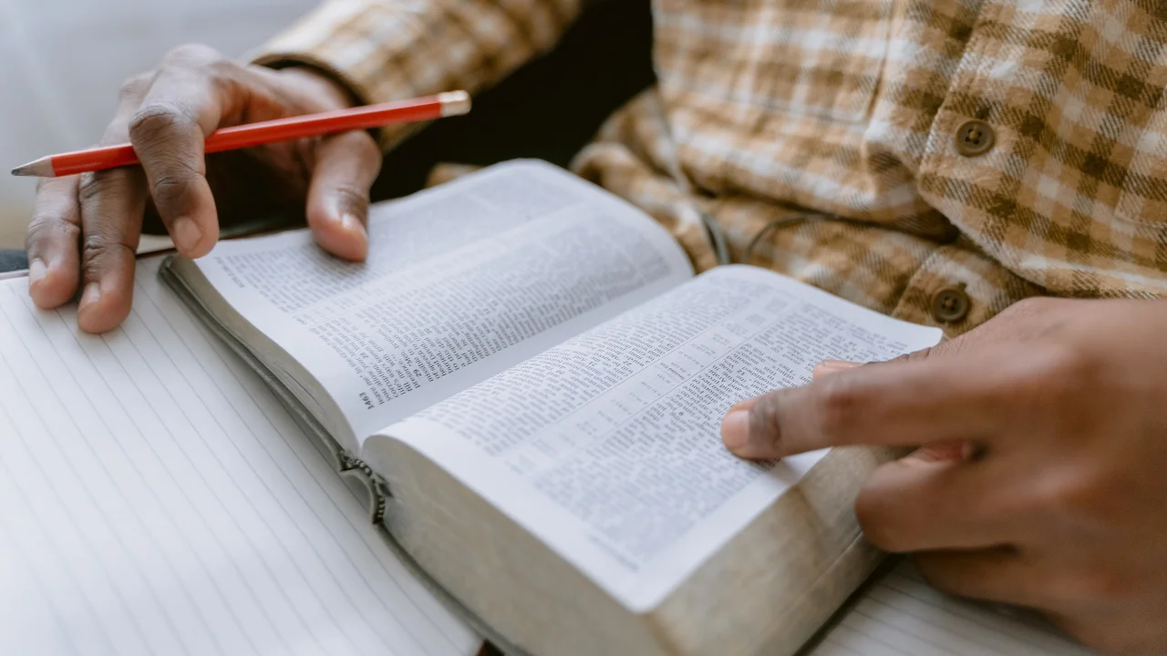 The Importance of Knowledge and Understanding in Scripture