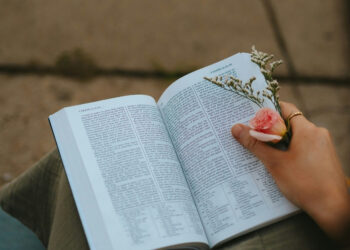 7 Scripture to Calm Anxiety: Your Biblical Peace Guide